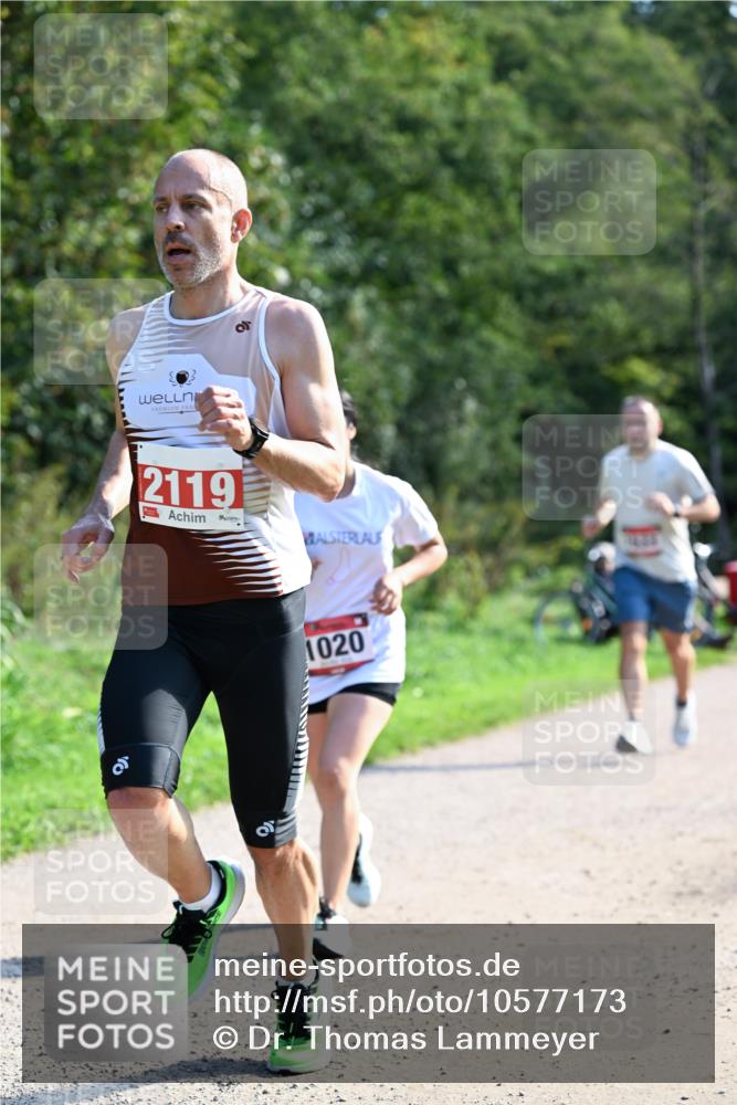 27.09.2026 - 35. Volkslauf durch das schöne Alstertal Dr. Thomas Lammeyer http://msf.ph/oto/10577173 27.09.2026 11:50:38 Laufen 9, 2119, 1020, 1455 meine-sportfotos.de
