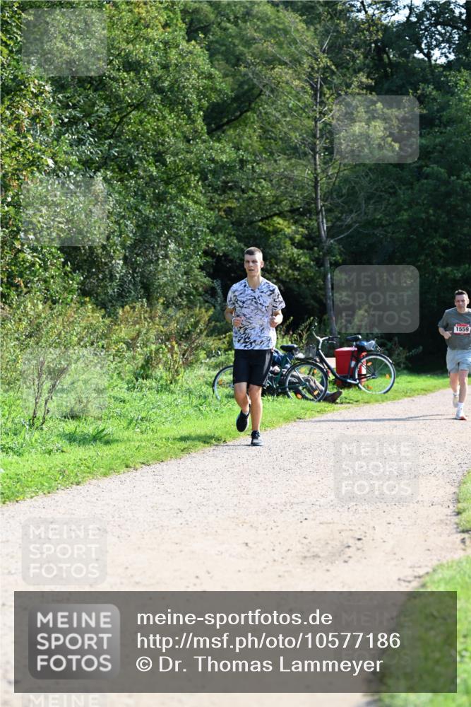27.09.2026 - 35. Volkslauf durch das schöne Alstertal Dr. Thomas Lammeyer http://msf.ph/oto/10577186 27.09.2026 11:50:40 Laufen 1559 meine-sportfotos.de