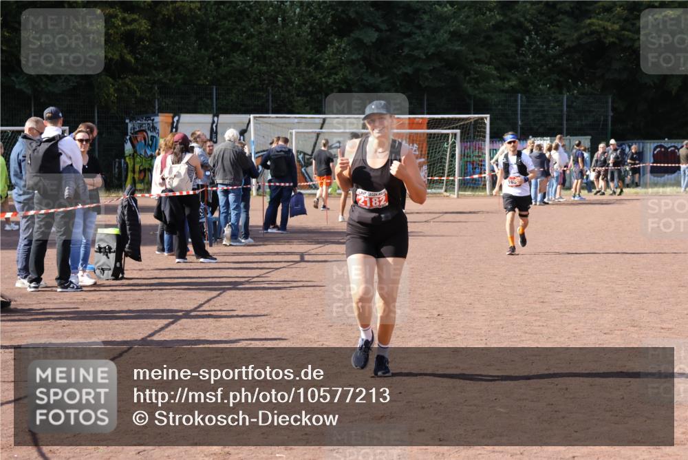 27.09.2026 - 35. Volkslauf durch das schöne Alstertal Strokosch-Dieckow http://msf.ph/oto/10577213 27.09.2026 12:41:54 Ziel 1631, 2182 meine-sportfotos.de