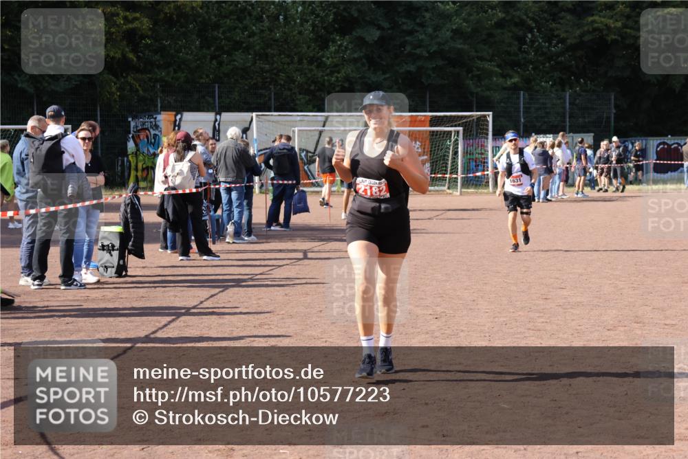 27.09.2026 - 35. Volkslauf durch das schöne Alstertal Strokosch-Dieckow http://msf.ph/oto/10577223 27.09.2026 12:41:54 Ziel 1631, 2182 meine-sportfotos.de
