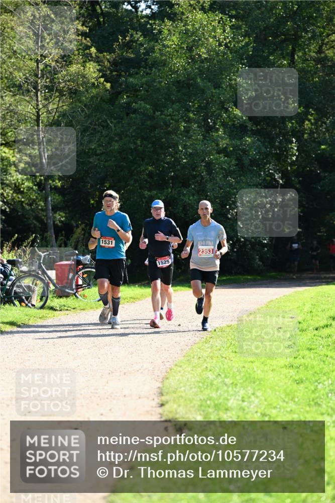 27.09.2026 - 35. Volkslauf durch das schöne Alstertal Dr. Thomas Lammeyer http://msf.ph/oto/10577234 27.09.2026 11:51:25 Laufen 1531, 1525, 2353 meine-sportfotos.de