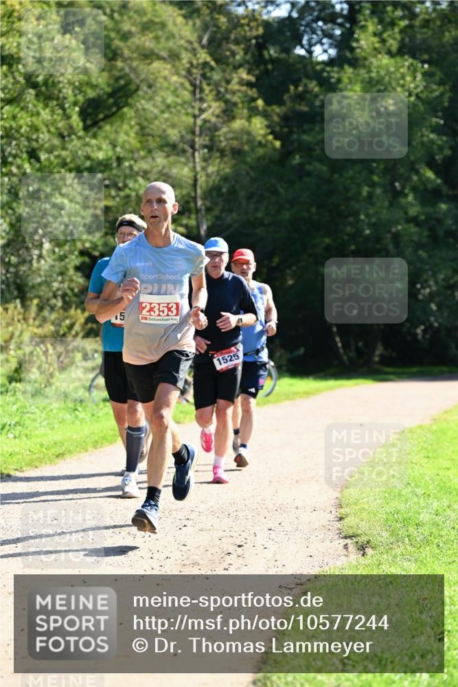 27.09.2026 - 35. Volkslauf durch das schöne Alstertal Dr. Thomas Lammeyer http://msf.ph/oto/10577244 27.09.2026 11:51:27 Laufen 15, 2353, 1525 meine-sportfotos.de