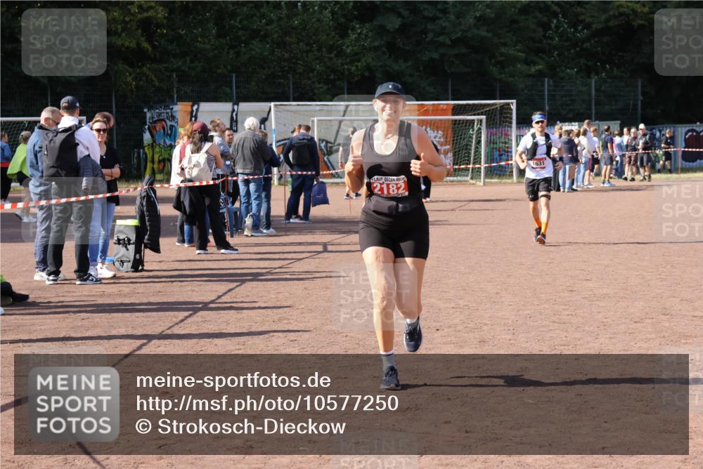 27.09.2026 - 35. Volkslauf durch das schöne Alstertal Strokosch-Dieckow http://msf.ph/oto/10577250 27.09.2026 12:41:54 Ziel 1631, 2182 meine-sportfotos.de