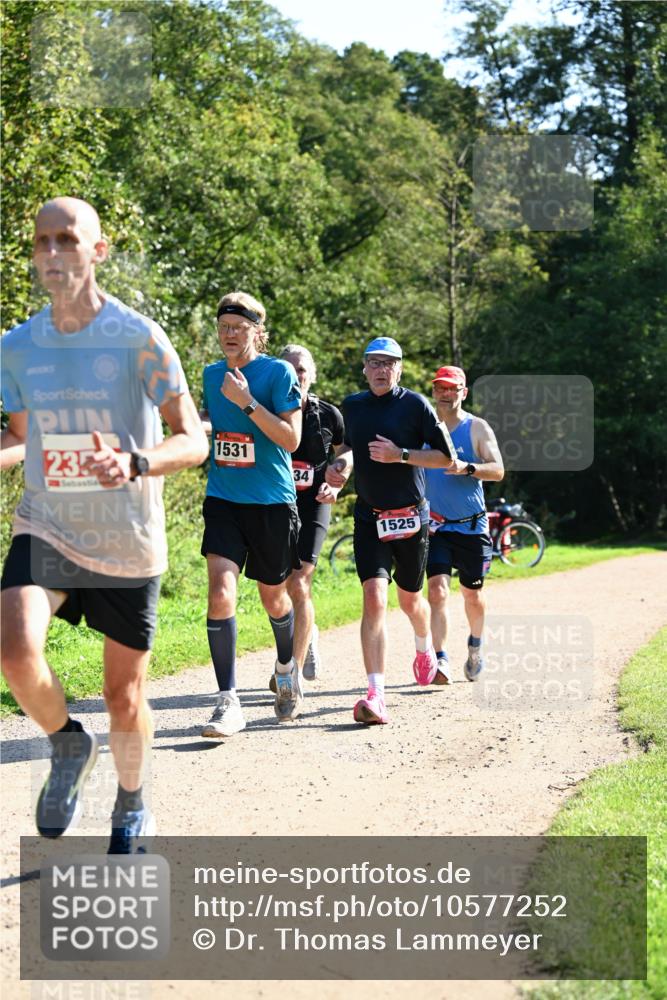 27.09.2026 - 35. Volkslauf durch das schöne Alstertal Dr. Thomas Lammeyer http://msf.ph/oto/10577252 27.09.2026 11:51:28 Laufen 23, 1531, 34, 1525 meine-sportfotos.de
