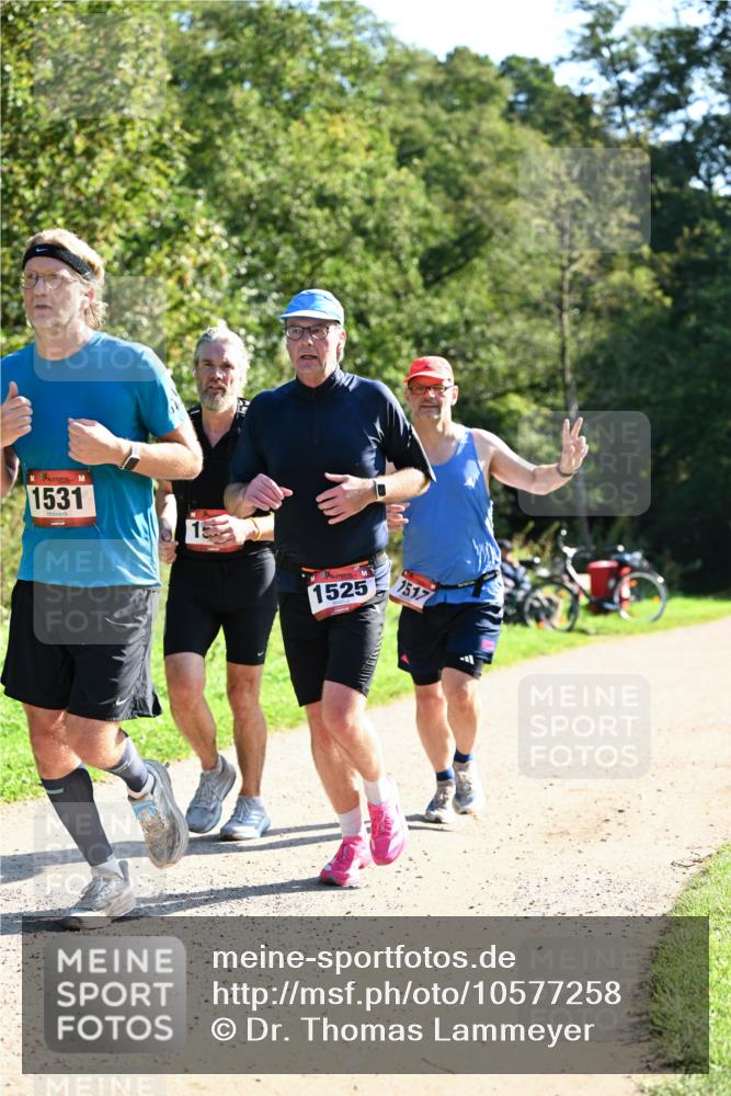 27.09.2026 - 35. Volkslauf durch das schöne Alstertal Dr. Thomas Lammeyer http://msf.ph/oto/10577258 27.09.2026 11:51:29 Laufen 1531, 1525, 1517 meine-sportfotos.de
