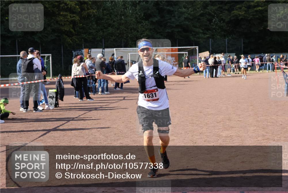27.09.2026 - 35. Volkslauf durch das schöne Alstertal Strokosch-Dieckow http://msf.ph/oto/10577338 27.09.2026 12:42:00 Ziel 1631 meine-sportfotos.de
