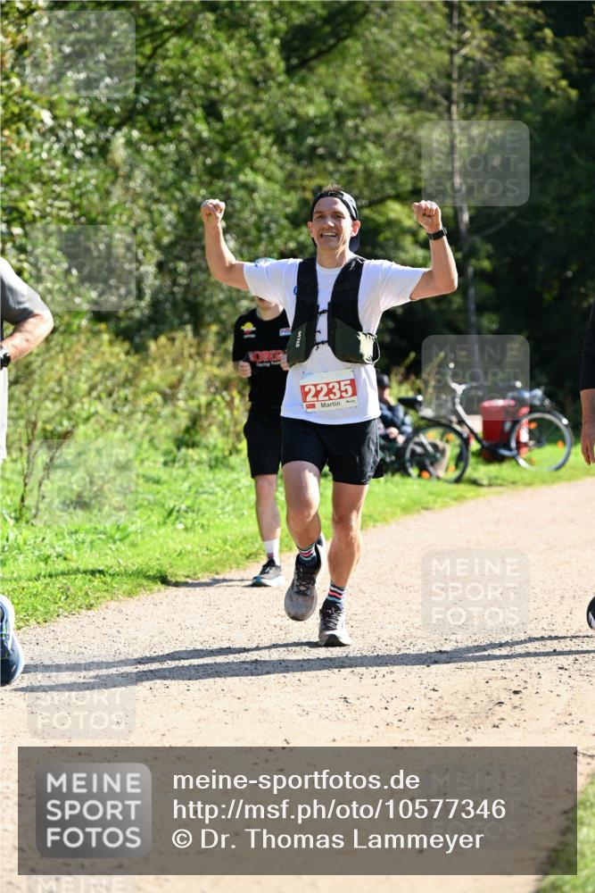 27.09.2026 - 35. Volkslauf durch das schöne Alstertal Dr. Thomas Lammeyer http://msf.ph/oto/10577346 27.09.2026 11:52:13 Laufen 2235 meine-sportfotos.de
