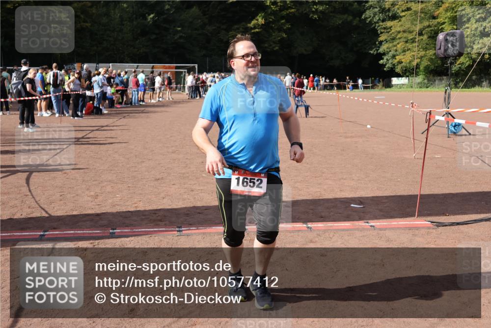 27.09.2026 - 35. Volkslauf durch das schöne Alstertal Strokosch-Dieckow http://msf.ph/oto/10577412 27.09.2026 12:31:51 Ziel 1652, 2202 meine-sportfotos.de