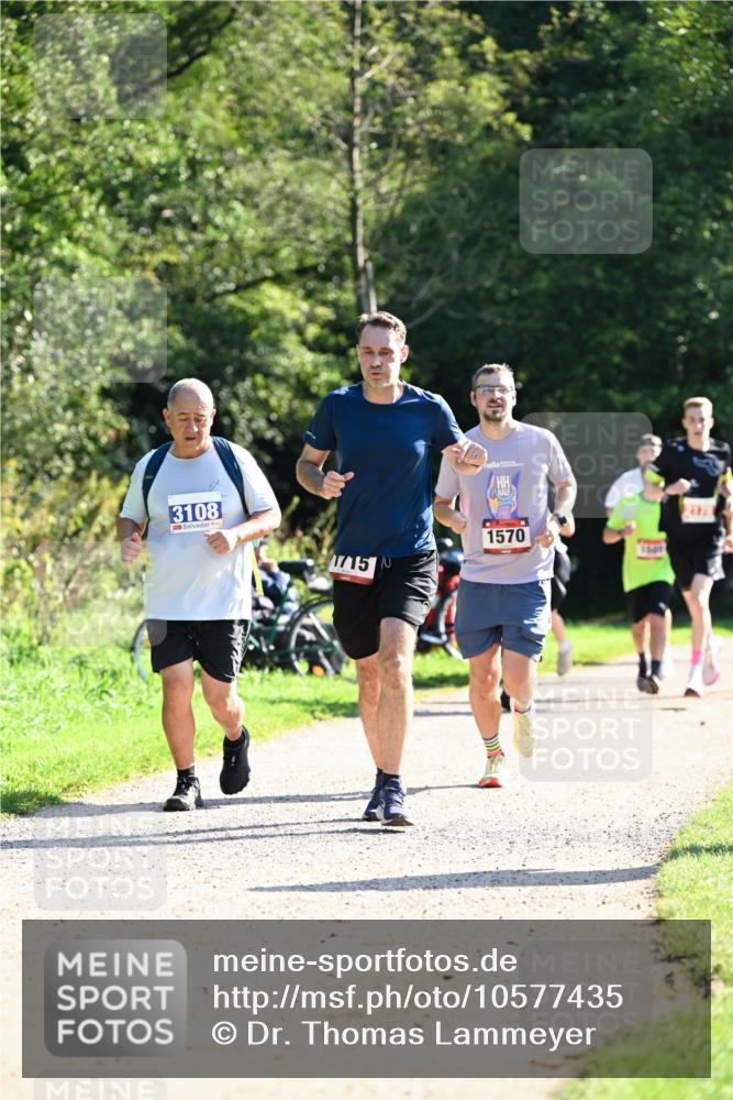 27.09.2026 - 35. Volkslauf durch das schöne Alstertal Dr. Thomas Lammeyer http://msf.ph/oto/10577435 27.09.2026 11:52:55 Laufen 3108, 1715, 1570, 2171 meine-sportfotos.de