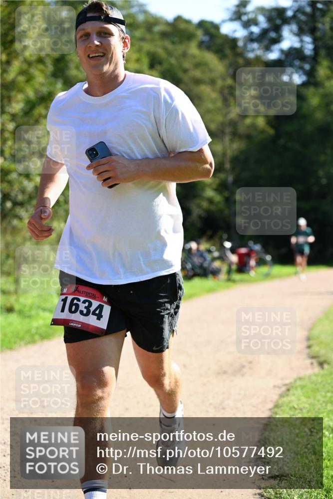 27.09.2026 - 35. Volkslauf durch das schöne Alstertal Dr. Thomas Lammeyer http://msf.ph/oto/10577492 27.09.2026 11:53:04 Laufen 1634 meine-sportfotos.de