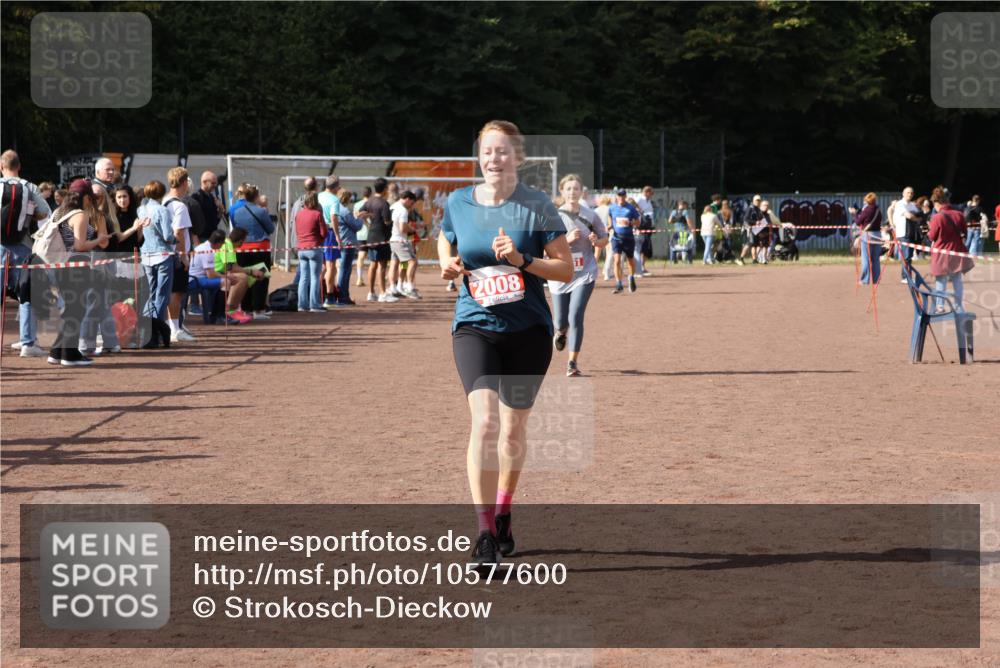 27.09.2026 - 35. Volkslauf durch das schöne Alstertal Strokosch-Dieckow http://msf.ph/oto/10577600 27.09.2026 12:32:23 Ziel 2008, 2361 meine-sportfotos.de