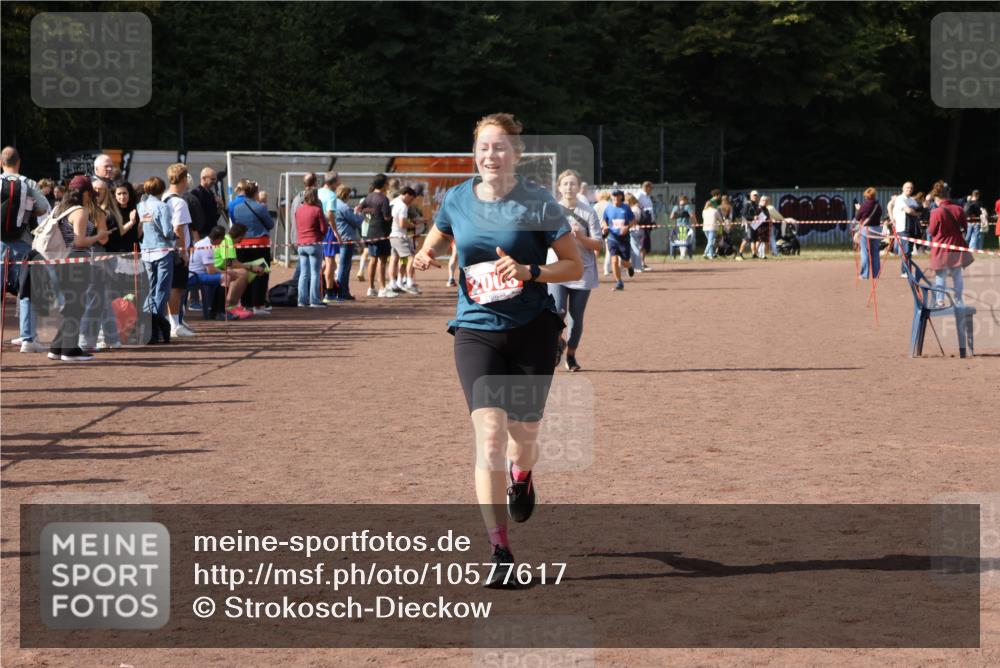 27.09.2026 - 35. Volkslauf durch das schöne Alstertal Strokosch-Dieckow http://msf.ph/oto/10577617 27.09.2026 12:32:23 Ziel 2008, 2361 meine-sportfotos.de