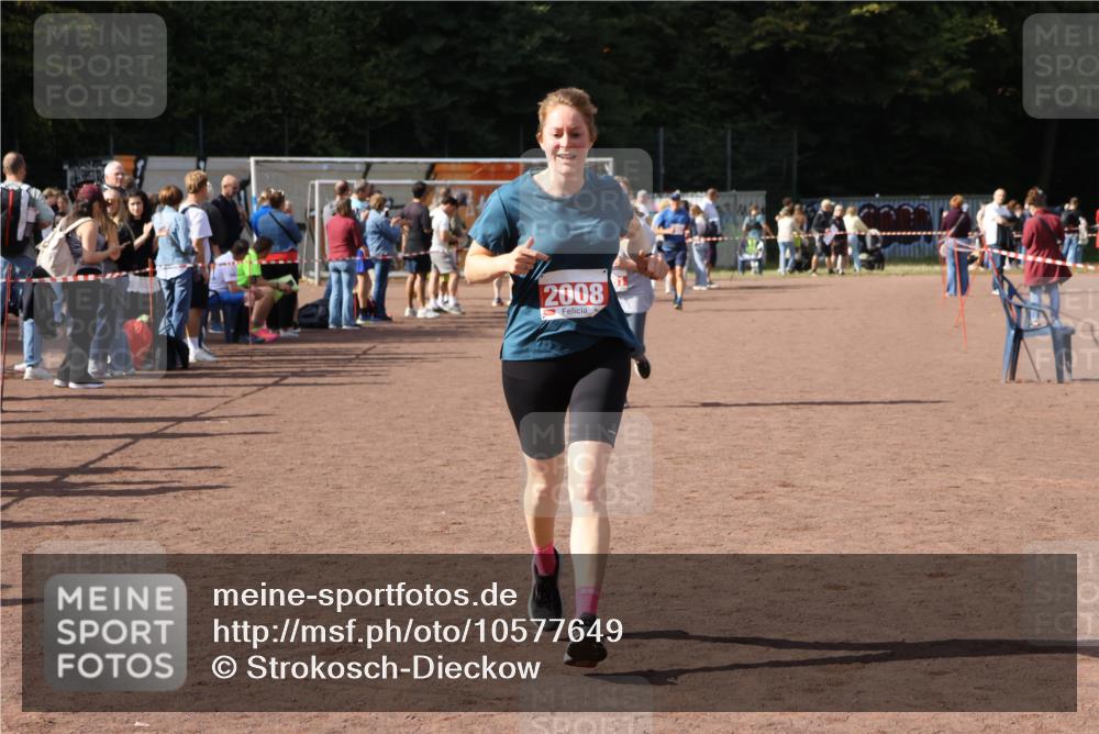 27.09.2026 - 35. Volkslauf durch das schöne Alstertal Strokosch-Dieckow http://msf.ph/oto/10577649 27.09.2026 12:32:23 Ziel 2008, 2361 meine-sportfotos.de