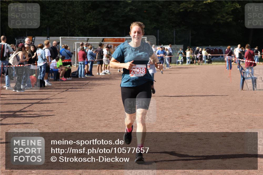 27.09.2026 - 35. Volkslauf durch das schöne Alstertal Strokosch-Dieckow http://msf.ph/oto/10577657 27.09.2026 12:32:23 Ziel 2008, 2361 meine-sportfotos.de