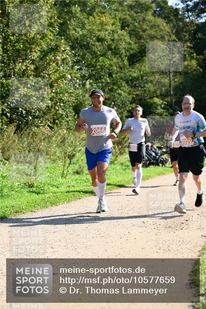 27.09.2026 - 35. Volkslauf durch das schöne Alstertal Dr. Thomas Lammeyer http://msf.ph/oto/10577659 27.09.2026 11:54:44 Laufen 2068, 2306, 2050, 10000 meine-sportfotos.de