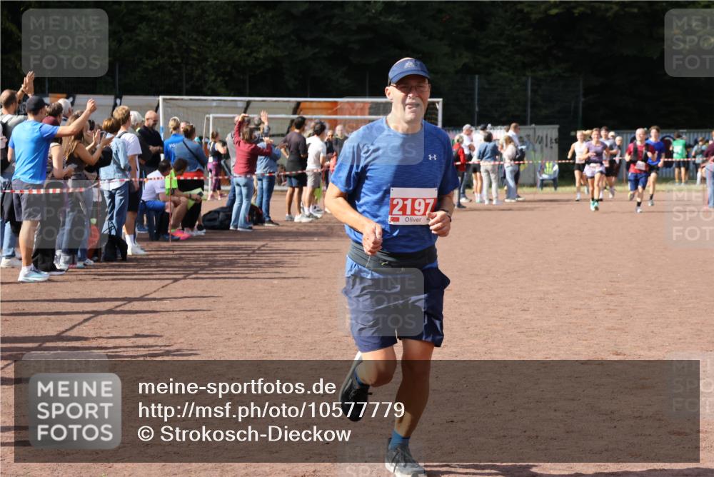 27.09.2026 - 35. Volkslauf durch das schöne Alstertal Strokosch-Dieckow http://msf.ph/oto/10577779 27.09.2026 12:32:34 Ziel 2197 meine-sportfotos.de