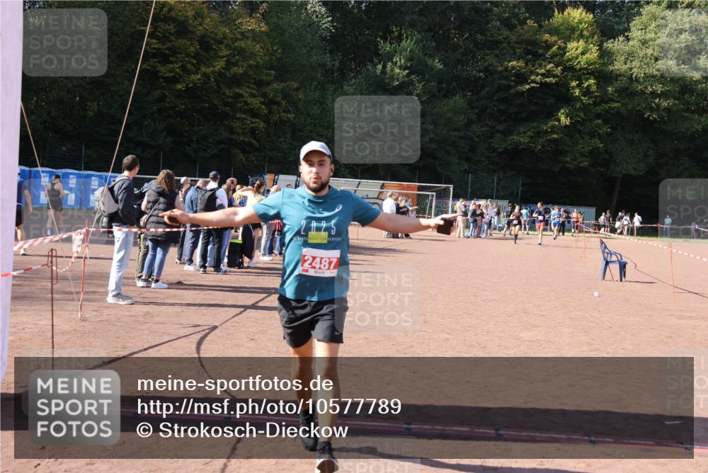 27.09.2026 - 35. Volkslauf durch das schöne Alstertal Strokosch-Dieckow http://msf.ph/oto/10577789 27.09.2026 12:43:18 Ziel 2487 meine-sportfotos.de