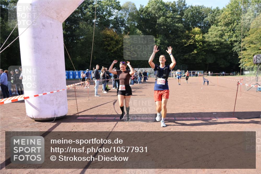 27.09.2026 - 35. Volkslauf durch das schöne Alstertal Strokosch-Dieckow http://msf.ph/oto/10577931 27.09.2026 12:43:29 Ziel 2078, 2337, 2343, 2344, 2432 meine-sportfotos.de