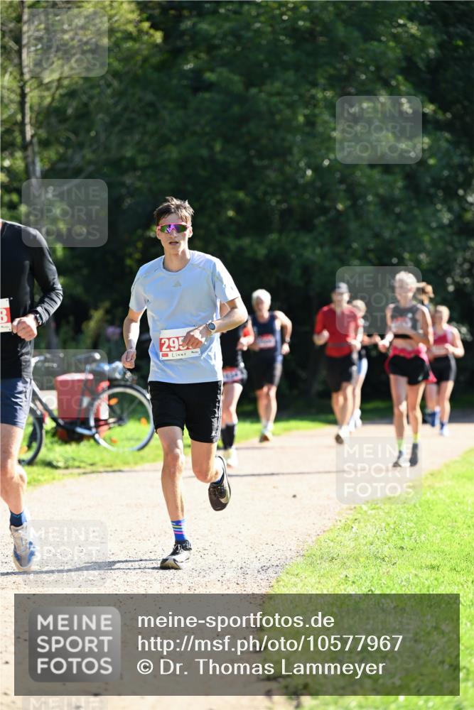 27.09.2026 - 35. Volkslauf durch das schöne Alstertal Dr. Thomas Lammeyer http://msf.ph/oto/10577967 27.09.2026 11:57:17 Laufen 2954 meine-sportfotos.de