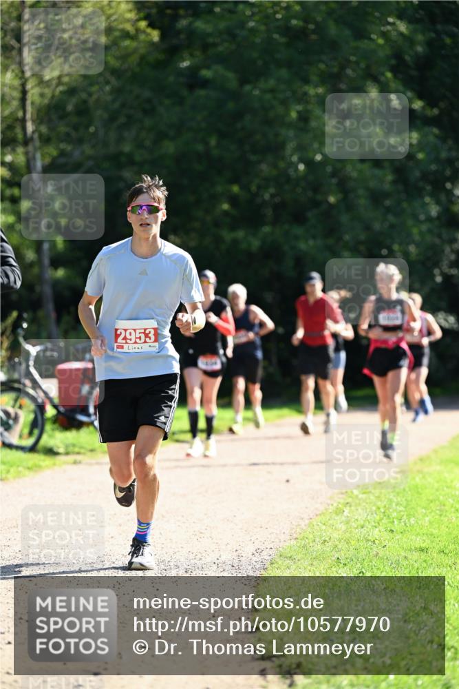 27.09.2026 - 35. Volkslauf durch das schöne Alstertal Dr. Thomas Lammeyer http://msf.ph/oto/10577970 27.09.2026 11:57:18 Laufen 2953, 1827 meine-sportfotos.de