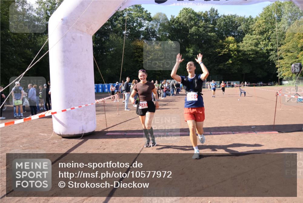 27.09.2026 - 35. Volkslauf durch das schöne Alstertal Strokosch-Dieckow http://msf.ph/oto/10577972 27.09.2026 12:43:30 Ziel 2078, 2337, 2343, 2344, 2432 meine-sportfotos.de