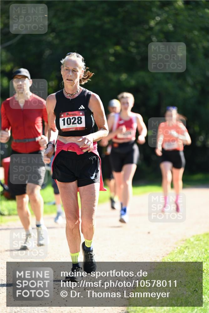 27.09.2026 - 35. Volkslauf durch das schöne Alstertal Dr. Thomas Lammeyer http://msf.ph/oto/10578011 27.09.2026 11:57:22 Laufen 1028 meine-sportfotos.de