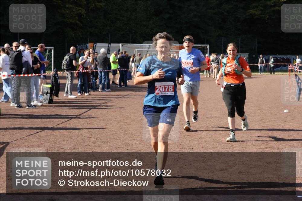 27.09.2026 - 35. Volkslauf durch das schöne Alstertal Strokosch-Dieckow http://msf.ph/oto/10578032 27.09.2026 12:43:35 Ziel 2078, 2337, 2432 meine-sportfotos.de