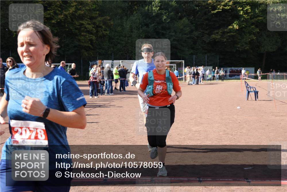 27.09.2026 - 35. Volkslauf durch das schöne Alstertal Strokosch-Dieckow http://msf.ph/oto/10578059 27.09.2026 12:43:37 Ziel 2078, 2337, 2432 meine-sportfotos.de