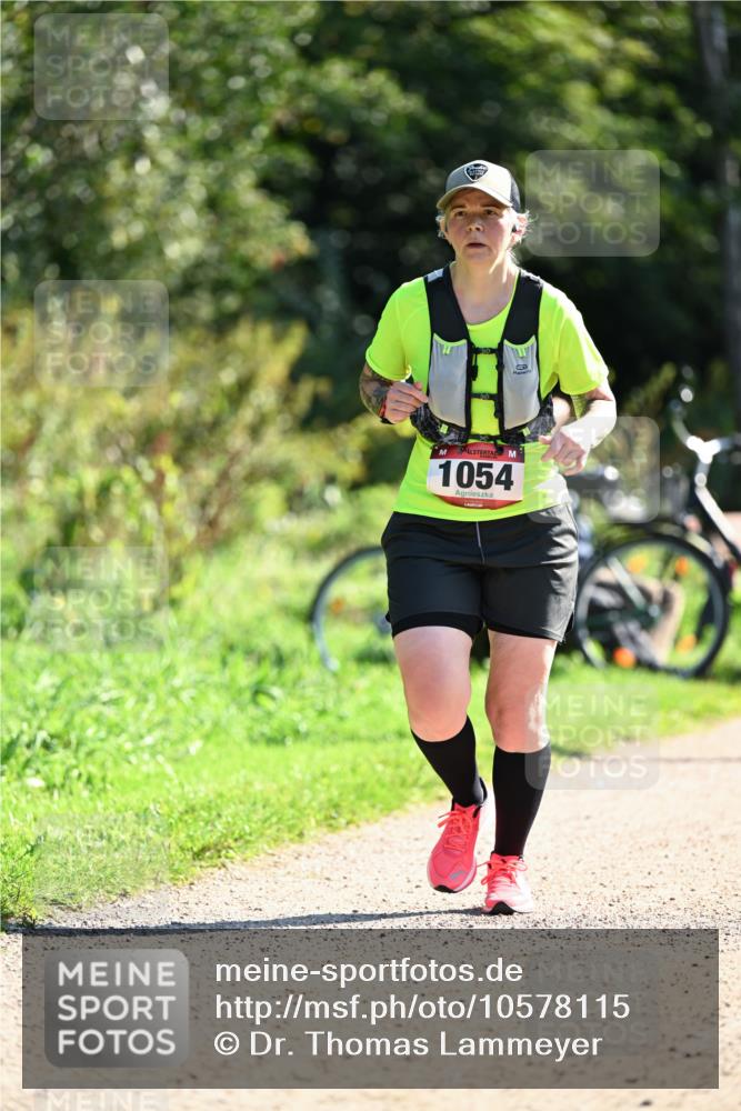 27.09.2026 - 35. Volkslauf durch das schöne Alstertal Dr. Thomas Lammeyer http://msf.ph/oto/10578115 27.09.2026 11:58:29 Laufen 1054 meine-sportfotos.de