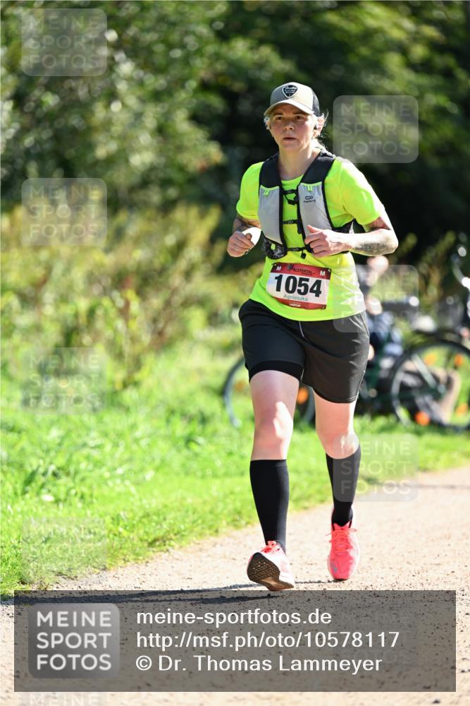27.09.2026 - 35. Volkslauf durch das schöne Alstertal Dr. Thomas Lammeyer http://msf.ph/oto/10578117 27.09.2026 11:58:29 Laufen 1054 meine-sportfotos.de
