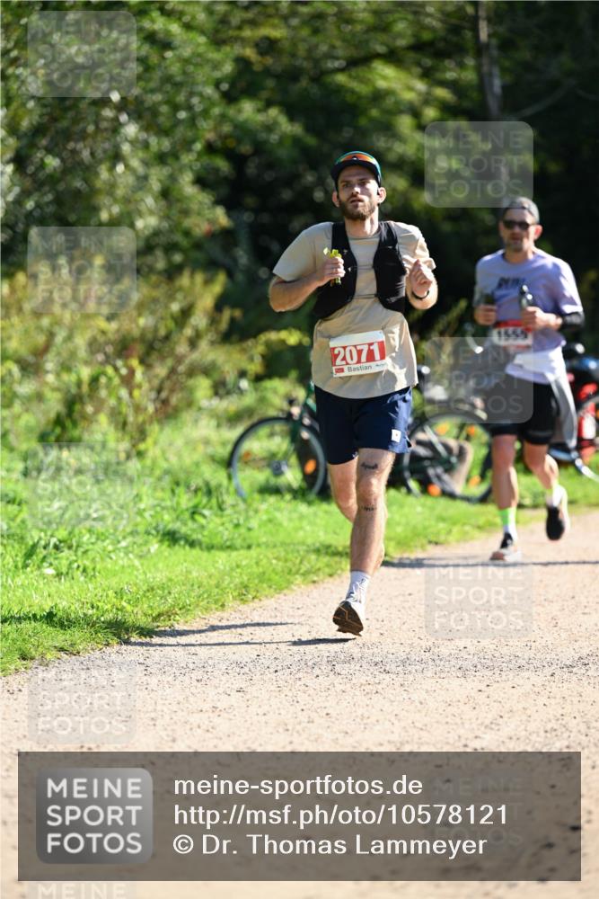 27.09.2026 - 35. Volkslauf durch das schöne Alstertal Dr. Thomas Lammeyer http://msf.ph/oto/10578121 27.09.2026 11:58:31 Laufen 2071, 1559, 7910 meine-sportfotos.de