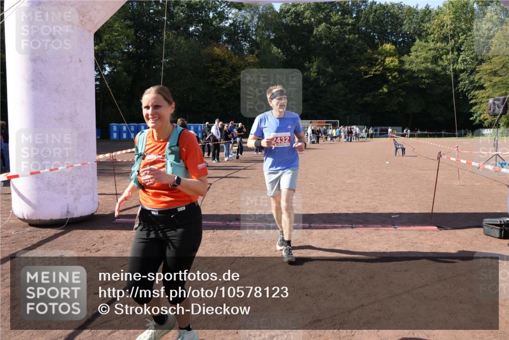 27.09.2026 - 35. Volkslauf durch das schöne Alstertal Strokosch-Dieckow http://msf.ph/oto/10578123 27.09.2026 12:43:38 Ziel 2078, 2337, 2432 meine-sportfotos.de