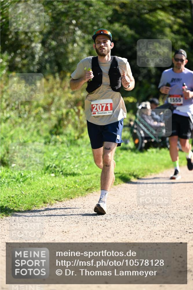 27.09.2026 - 35. Volkslauf durch das schöne Alstertal Dr. Thomas Lammeyer http://msf.ph/oto/10578128 27.09.2026 11:58:32 Laufen 2071, 1555, 1910 meine-sportfotos.de