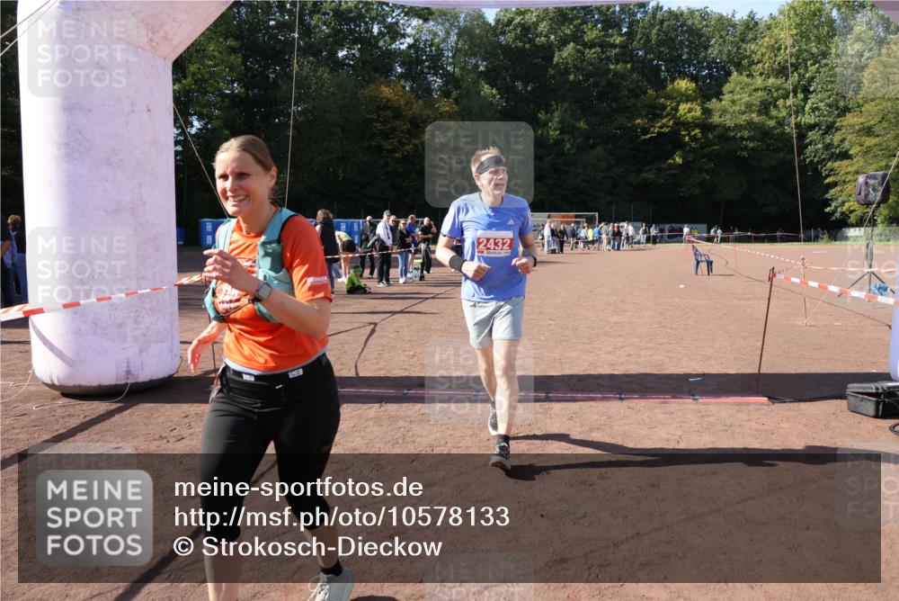 27.09.2026 - 35. Volkslauf durch das schöne Alstertal Strokosch-Dieckow http://msf.ph/oto/10578133 27.09.2026 12:43:38 Ziel 2078, 2337, 2432 meine-sportfotos.de