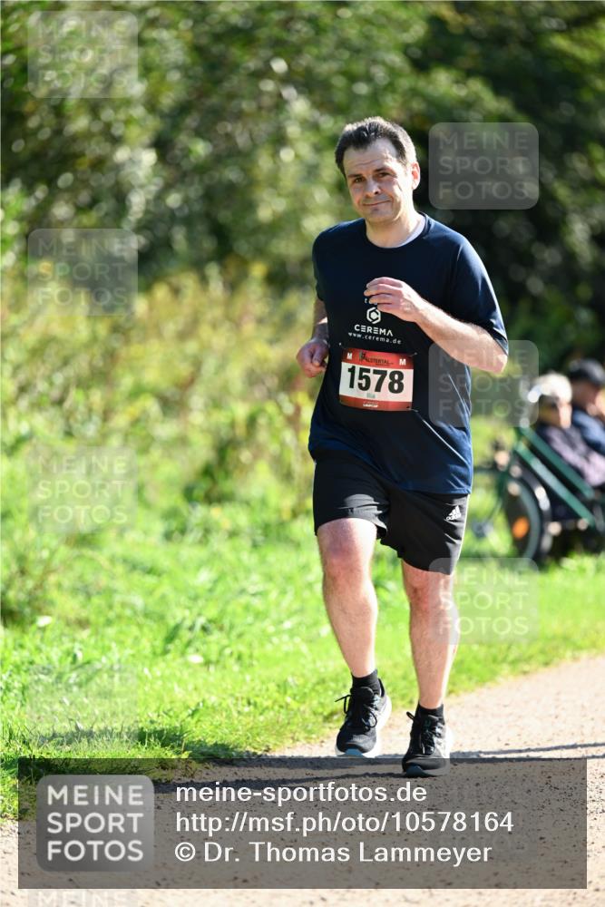 27.09.2026 - 35. Volkslauf durch das schöne Alstertal Dr. Thomas Lammeyer http://msf.ph/oto/10578164 27.09.2026 11:58:58 Laufen 1578 meine-sportfotos.de