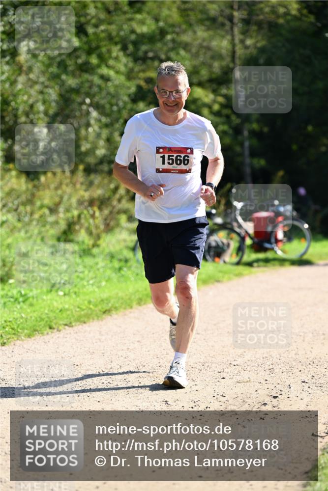 27.09.2026 - 35. Volkslauf durch das schöne Alstertal Dr. Thomas Lammeyer http://msf.ph/oto/10578168 27.09.2026 11:58:59 Laufen 1566 meine-sportfotos.de