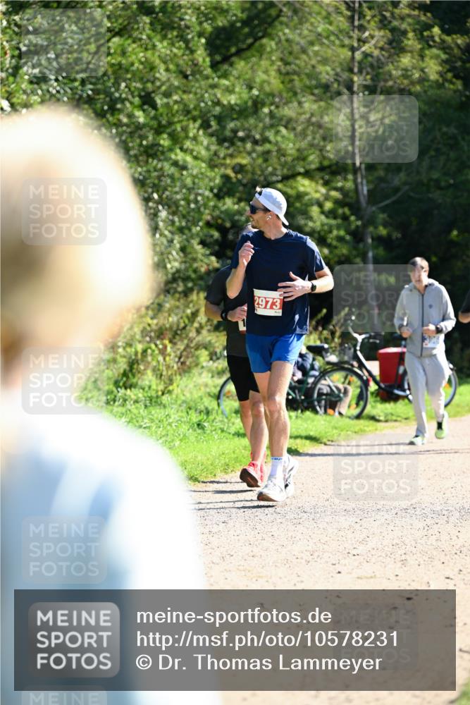 27.09.2026 - 35. Volkslauf durch das schöne Alstertal Dr. Thomas Lammeyer http://msf.ph/oto/10578231 27.09.2026 11:59:43 Laufen 2973 meine-sportfotos.de