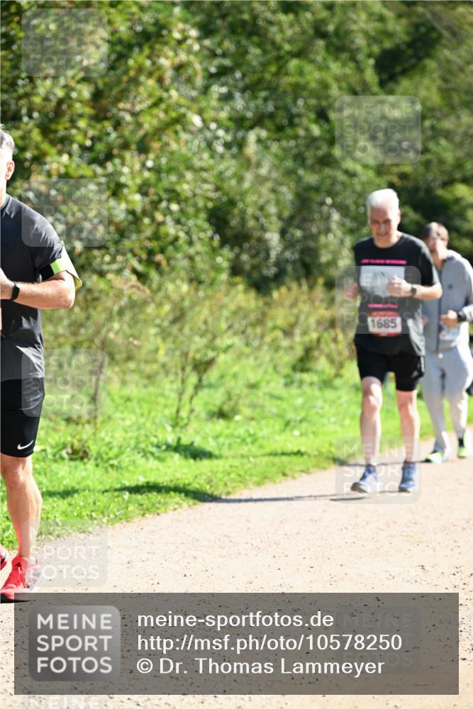 27.09.2026 - 35. Volkslauf durch das schöne Alstertal Dr. Thomas Lammeyer http://msf.ph/oto/10578250 27.09.2026 11:59:46 Laufen 1685 meine-sportfotos.de