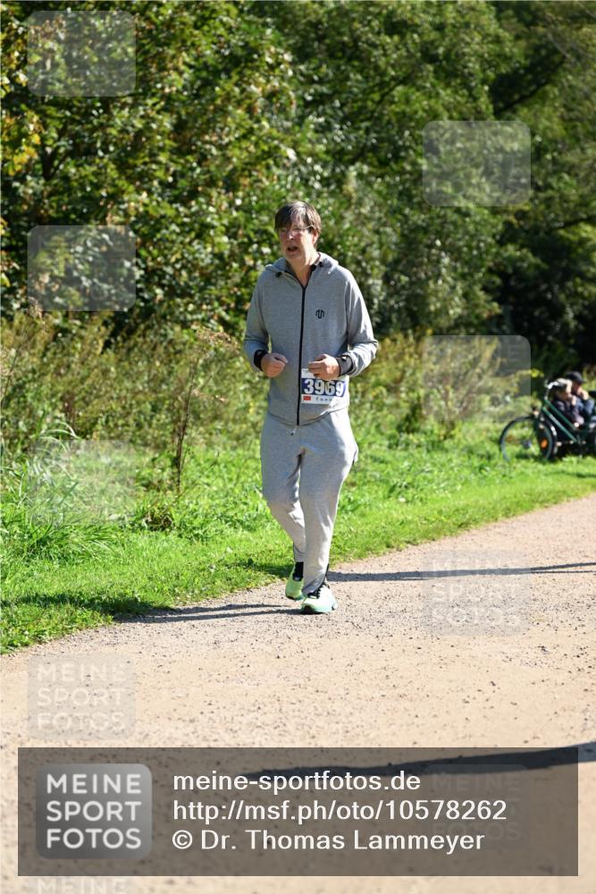 27.09.2026 - 35. Volkslauf durch das schöne Alstertal Dr. Thomas Lammeyer http://msf.ph/oto/10578262 27.09.2026 11:59:49 Laufen 3969 meine-sportfotos.de