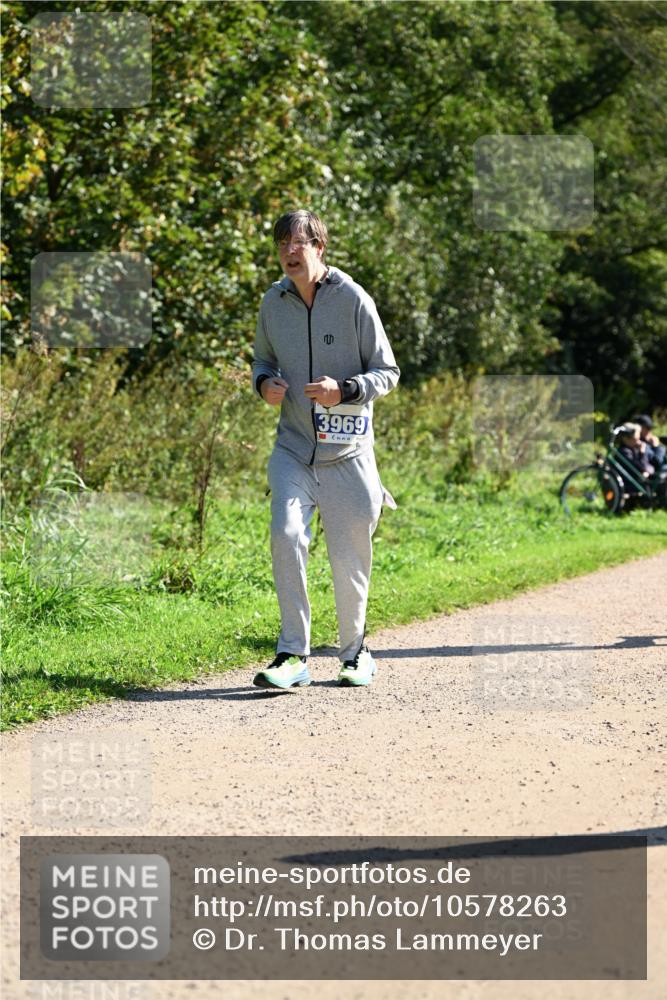 27.09.2026 - 35. Volkslauf durch das schöne Alstertal Dr. Thomas Lammeyer http://msf.ph/oto/10578263 27.09.2026 11:59:49 Laufen 3969 meine-sportfotos.de