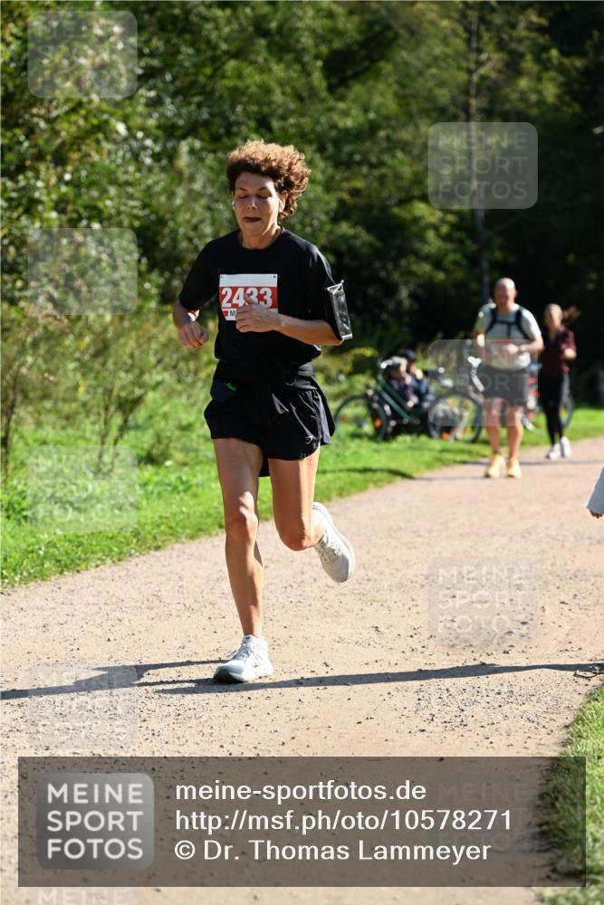 27.09.2026 - 35. Volkslauf durch das schöne Alstertal Dr. Thomas Lammeyer http://msf.ph/oto/10578271 27.09.2026 11:59:50 Laufen 2433 meine-sportfotos.de