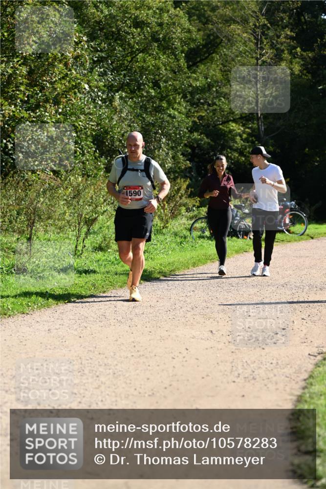 27.09.2026 - 35. Volkslauf durch das schöne Alstertal Dr. Thomas Lammeyer http://msf.ph/oto/10578283 27.09.2026 11:59:54 Laufen 1590 meine-sportfotos.de