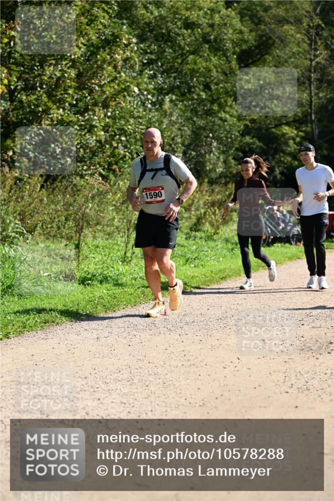 27.09.2026 - 35. Volkslauf durch das schöne Alstertal Dr. Thomas Lammeyer http://msf.ph/oto/10578288 27.09.2026 11:59:54 Laufen 1590 meine-sportfotos.de