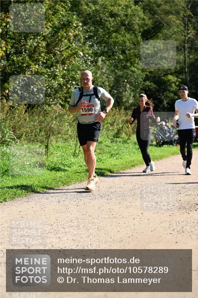27.09.2026 - 35. Volkslauf durch das schöne Alstertal Dr. Thomas Lammeyer http://msf.ph/oto/10578289 27.09.2026 11:59:54 Laufen 1590 meine-sportfotos.de