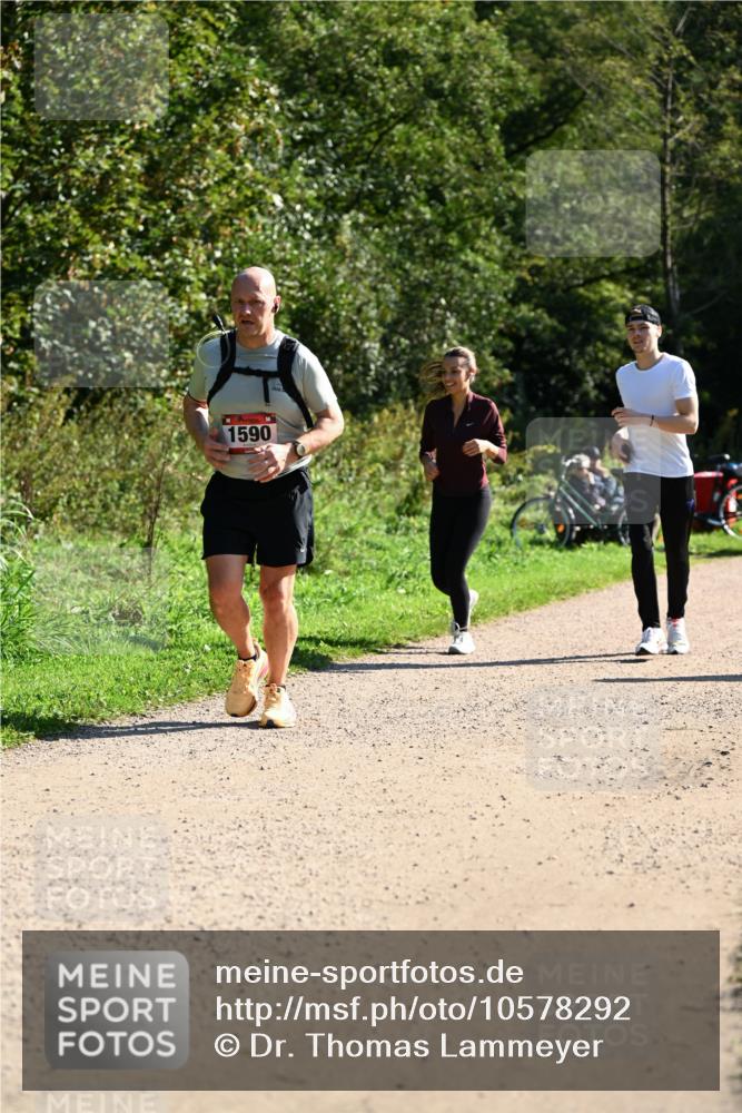 27.09.2026 - 35. Volkslauf durch das schöne Alstertal Dr. Thomas Lammeyer http://msf.ph/oto/10578292 27.09.2026 11:59:55 Laufen 1590 meine-sportfotos.de