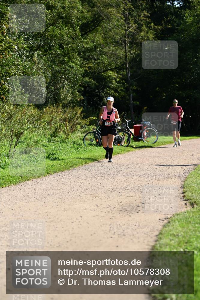 27.09.2026 - 35. Volkslauf durch das schöne Alstertal Dr. Thomas Lammeyer http://msf.ph/oto/10578308 27.09.2026 11:59:58 Laufen 1035, 1684 meine-sportfotos.de