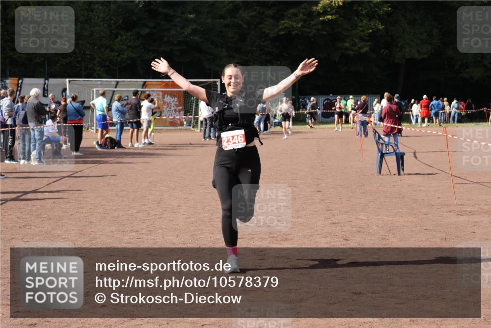 27.09.2026 - 35. Volkslauf durch das schöne Alstertal Strokosch-Dieckow http://msf.ph/oto/10578379 27.09.2026 12:33:25 Ziel 2346 meine-sportfotos.de