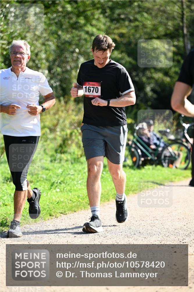 27.09.2026 - 35. Volkslauf durch das schöne Alstertal Dr. Thomas Lammeyer http://msf.ph/oto/10578420 27.09.2026 12:00:37 Laufen 1670 meine-sportfotos.de