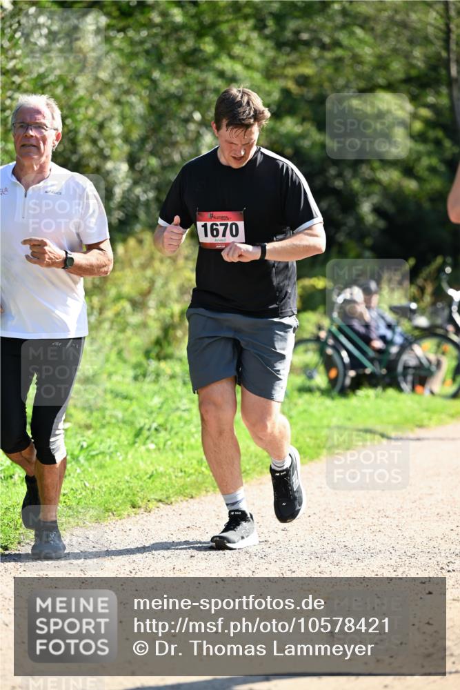 27.09.2026 - 35. Volkslauf durch das schöne Alstertal Dr. Thomas Lammeyer http://msf.ph/oto/10578421 27.09.2026 12:00:38 Laufen 1670 meine-sportfotos.de