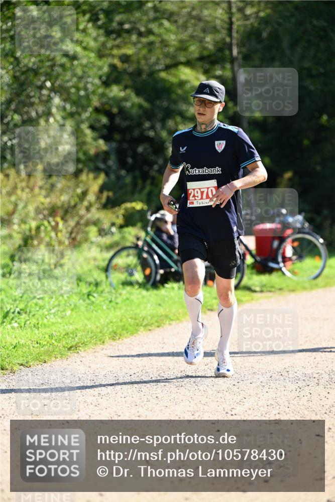 27.09.2026 - 35. Volkslauf durch das schöne Alstertal Dr. Thomas Lammeyer http://msf.ph/oto/10578430 27.09.2026 12:00:40 Laufen 2970 meine-sportfotos.de